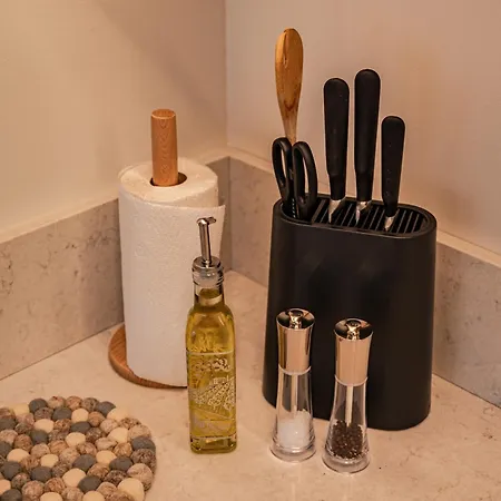 Apartament Freshly Renovated Next To Old Down