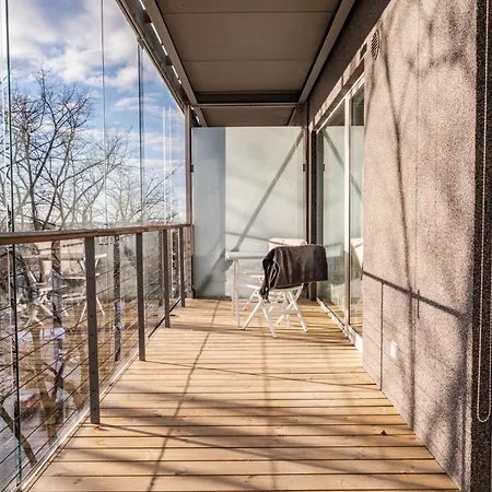 Apartment Freshly Renovated Next To Old Down Tallinn