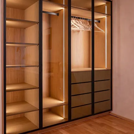 Freshly Renovated Next To Old Down Tallin