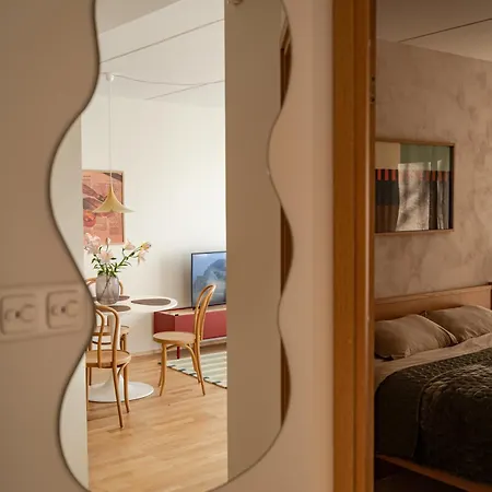Apartment Freshly Renovated Next To Old Down *