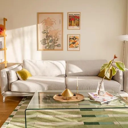 Freshly Renovated Next To Old Down Apartament