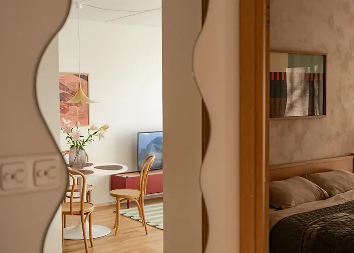 Lejlighed Freshly Renovated Next To Old Down *