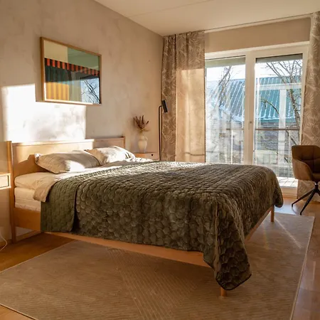 Apartment Freshly Renovated Next To Old Down